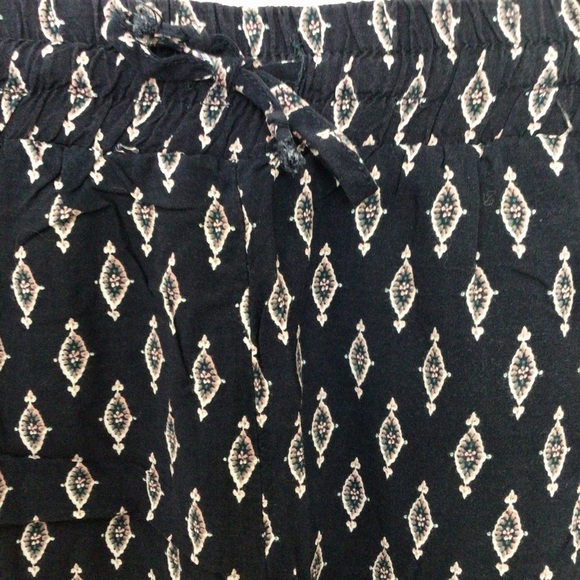 Charlotte Russe Navy Blue Printed Lined Drawstring Shorts - Size Small - Picture 2 of 7